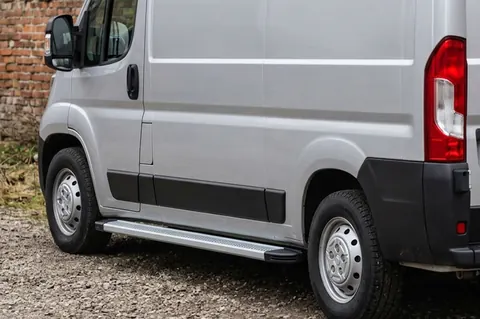 Бокові пороги Maya V2 (2 шт., алюміній) Коротка база для Citroen Jumper 2007-2025 рр — Citroen Jumper 2007-2025 гг. DianaParts