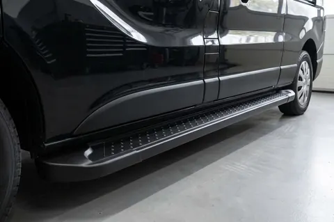 Бокові пороги Allmond Black (2 шт., алюміній) Коротка база для Opel Vivaro 2015-2019 рр — Opel Vivaro 2015-2019 гг. DianaParts