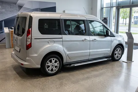 Бокові пороги Line (2 шт., Алюміній) Стандартна база для Ford Connect 2014-2021 рр — Ford Connect 2014-2021 гг. DianaParts