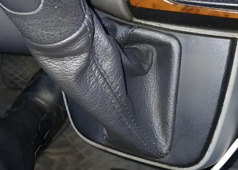 Чохол КПП (шкіра) Механіка для Volkswagen Crafter 2006-2016 рр — Volkswagen Crafter 2006-2016 гг. DianaParts