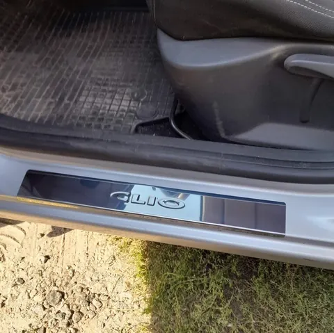 Накладки на пороги Carmos (4 шт, нерж.) для Renault Clio IV 2012-2019 рр — Renault Clio IV 2012-2019 гг. DianaParts