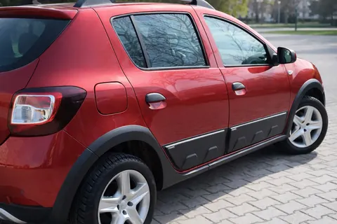 Молдинги (4 шт, ABS) для Renault Sandero 2013-2022 рр — Renault Sandero 2013-2022 гг. DianaParts