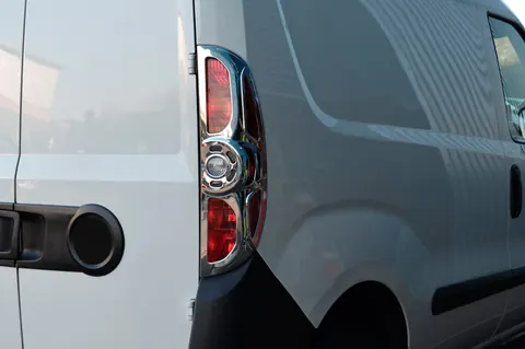Окантовка на стопи (2012-2015, 2 шт, пласт) для Opel Combo рр — Opel Combo 2012-2018 гг. DianaParts