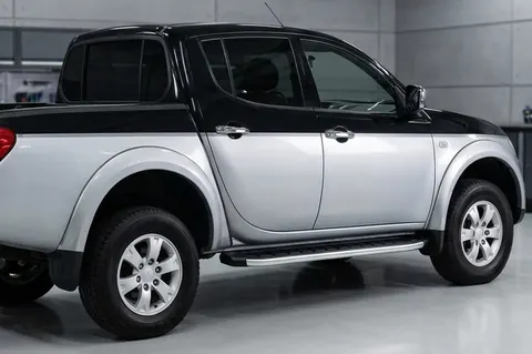 Бокові пороги Fullmond (2 шт., Алюміній) для Mitsubishi L200 2006-2015 рр — Mitsubishi L200 2006-2015 гг. DianaParts