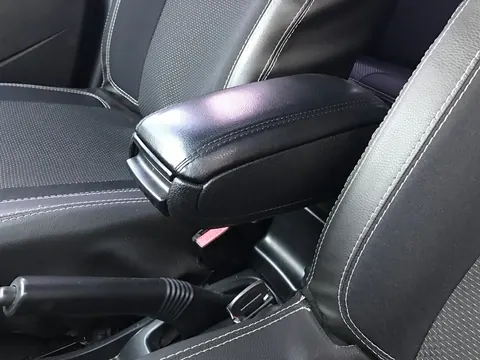 Підлокітник (в підстаканник) для Dacia Duster 2008-2018 рр — Dacia Duster 2008-2018 гг. DianaParts
