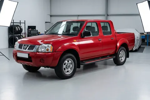 Бокові пороги Maya Red (2 шт., алюміній) для Nissan NP300 1999-2015 рр — Nissan NP300 1999-2015 гг. DianaParts