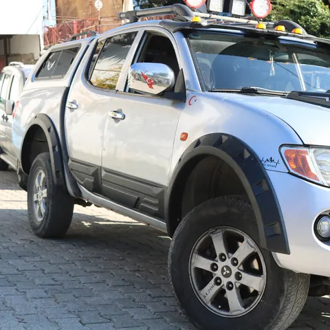 Розширювачі колісних арок (EuroCap) для Mitsubishi L200 2006-2015 рр — Mitsubishi L200 2006-2015 гг. DianaParts