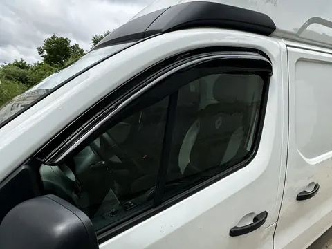 Вітровики EuroCap (2 шт) для Opel Vivaro 2015-2019 рр — Opel Vivaro 2015-2019 гг. DianaParts