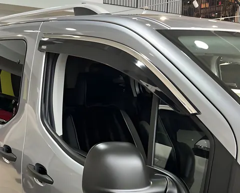 Вітровики з хромованим молдингом (2 шт, Niken) для Citroen Berlingo/Multispace 2018- рр — Citroen Berlingo/Multispace 2018- гг. DianaParts