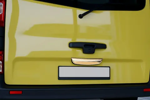 Хром планка над номером (нижня, нерж) OmsaLine - Італійська нержавійка для Nissan Primastar 2002-2014 рр — Nissan Primastar 2002-2014 гг. DianaParts
