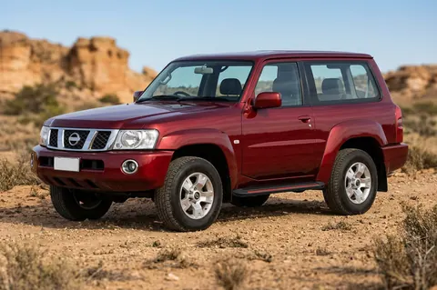 Бокові пороги Maya Red (2 шт., алюміній) для Nissan Patrol Y61 1997-2011 рр — Nissan Patrol Y61 1997-2011 гг. DianaParts