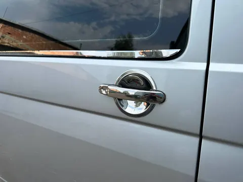 Накладки під ручки (нерж) 3 штуки. Carmos - турецька сталь для Volkswagen T6 2015-2024 рр — Volkswagen T6 2015-2024 гг. DianaParts