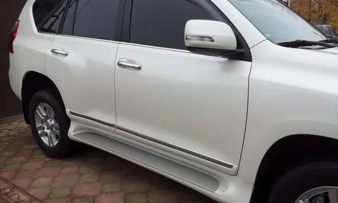 Молдинг дверей (дизайн 2013-2017) Білий колір для Toyota Land Cruiser Prado 150 рр — Toyota Land Cruiser Prado 150 2009-2023 гг. DianaParts