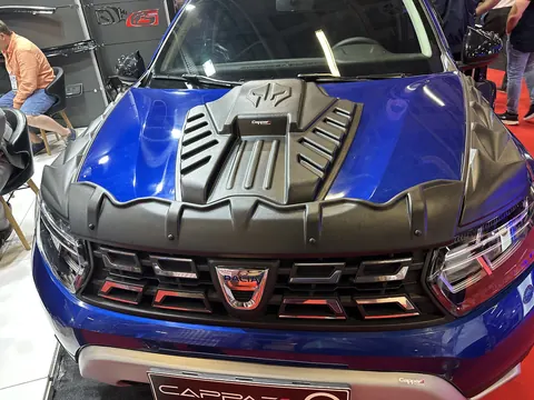 Накладка на капот (ABS) для Dacia Duster 2018-2024 рр — Dacia Duster 2018-2024 гг. DianaParts
